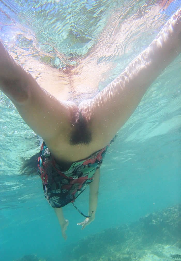 【女体エロ画像】やはり大きいと水に浮くｗ神秘性を強めた水中の女体ｗｗｗ 06