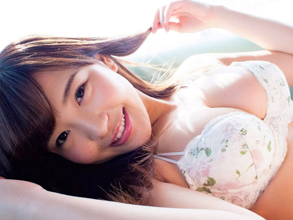 石原佑里子(２２) 日本一美乳な現役女子大生。