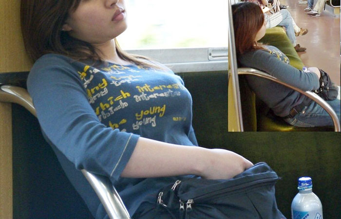 【着胸エロ画像】隣に座ってたら居眠り&もたれかかり歓迎ｗ電車内の着衣巨乳ｗｗｗ 001