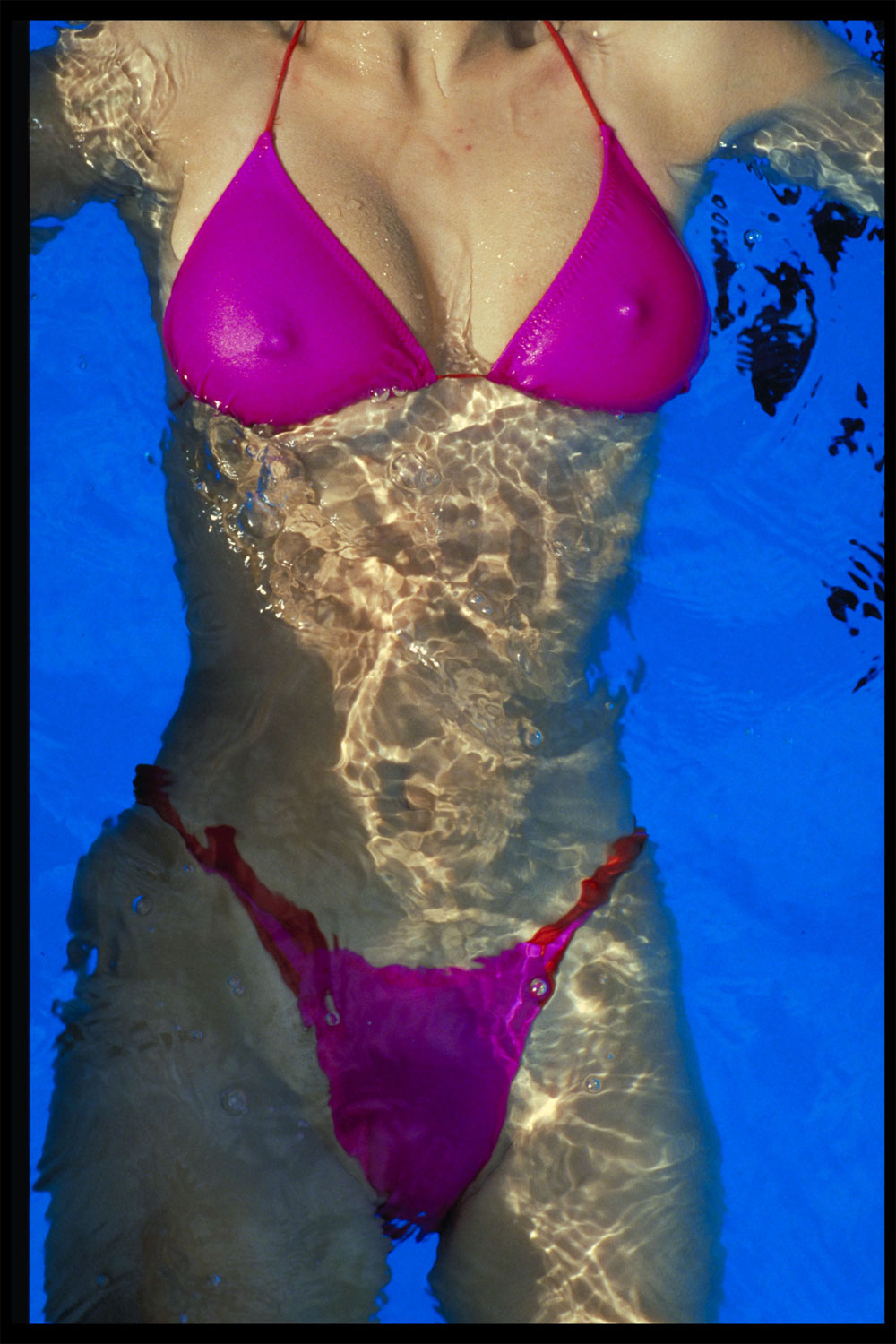 【水着エロ画像】ビキニを着てもチクポチ自重しない海外美女たちｗｗｗ 07