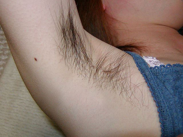 【腋フェチエロ画像】やっぱり剃るべきｗジョリ痕までは許せる女の腋毛ｗｗｗ 07