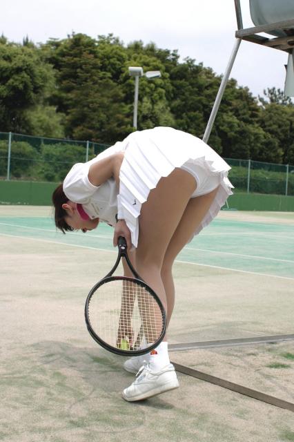 【コスプレエロ画像】テニスウェアの清純さにエロスを感じずにはいられないｗｗｗ 18